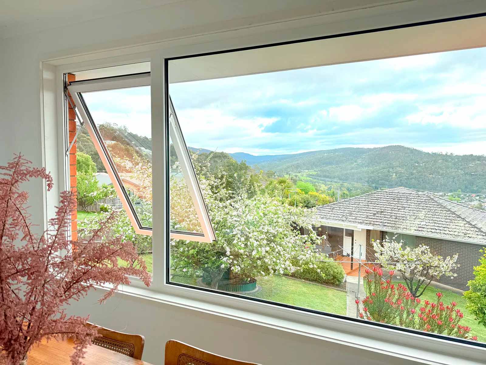 Ventanas proyectantes Kömmerling con vista panorámica