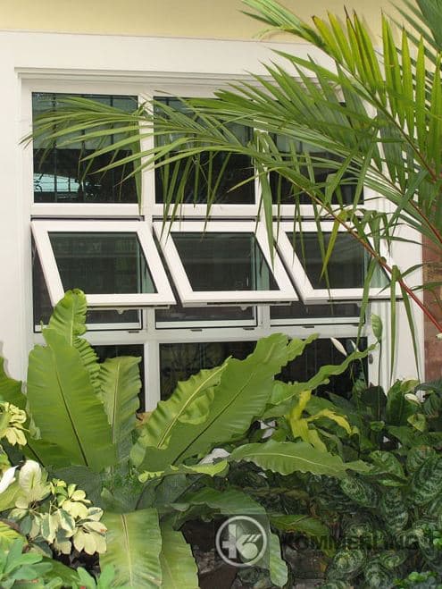 Ventana proyectante
