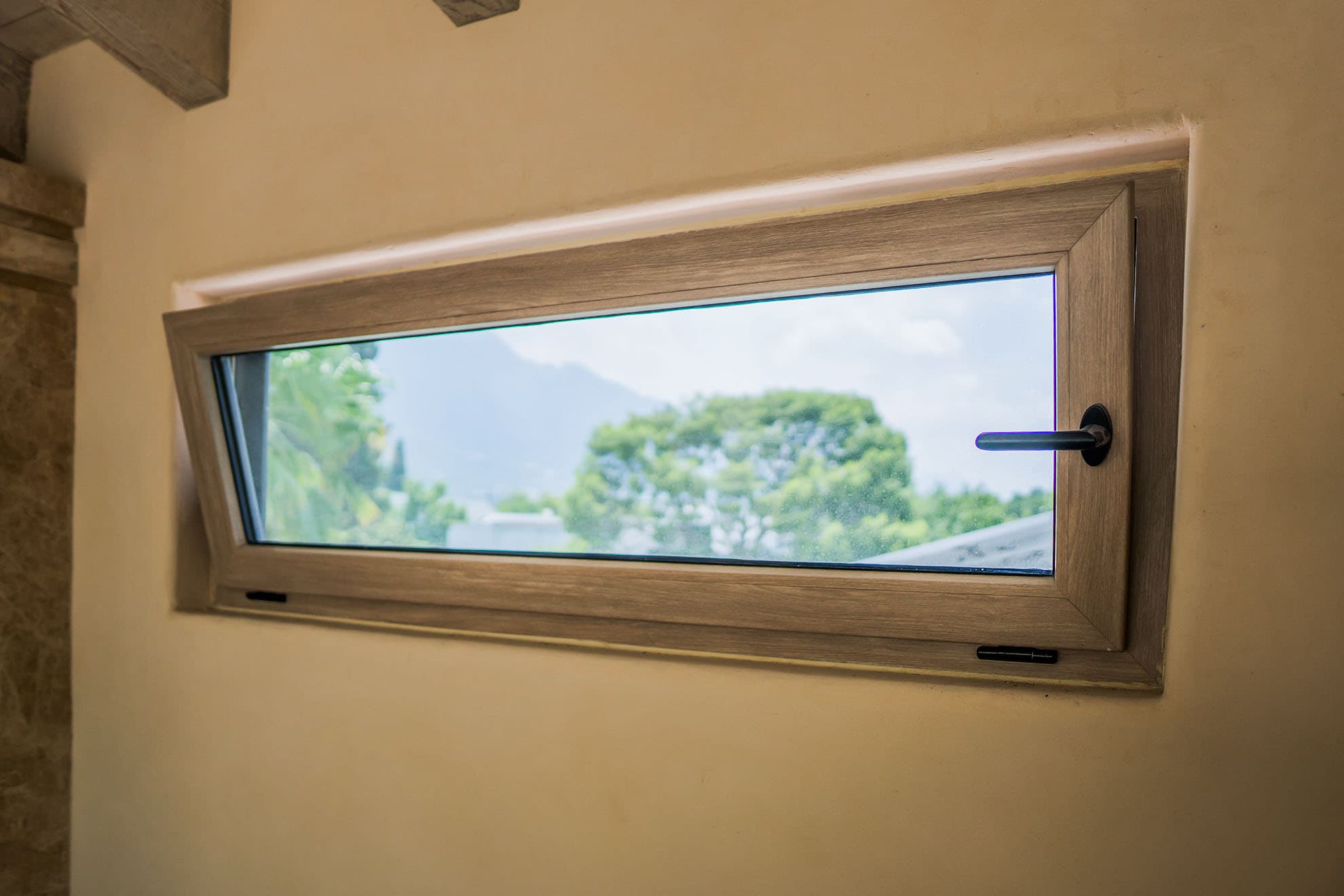 Ventana abatible Kömmerling de alto desempeño